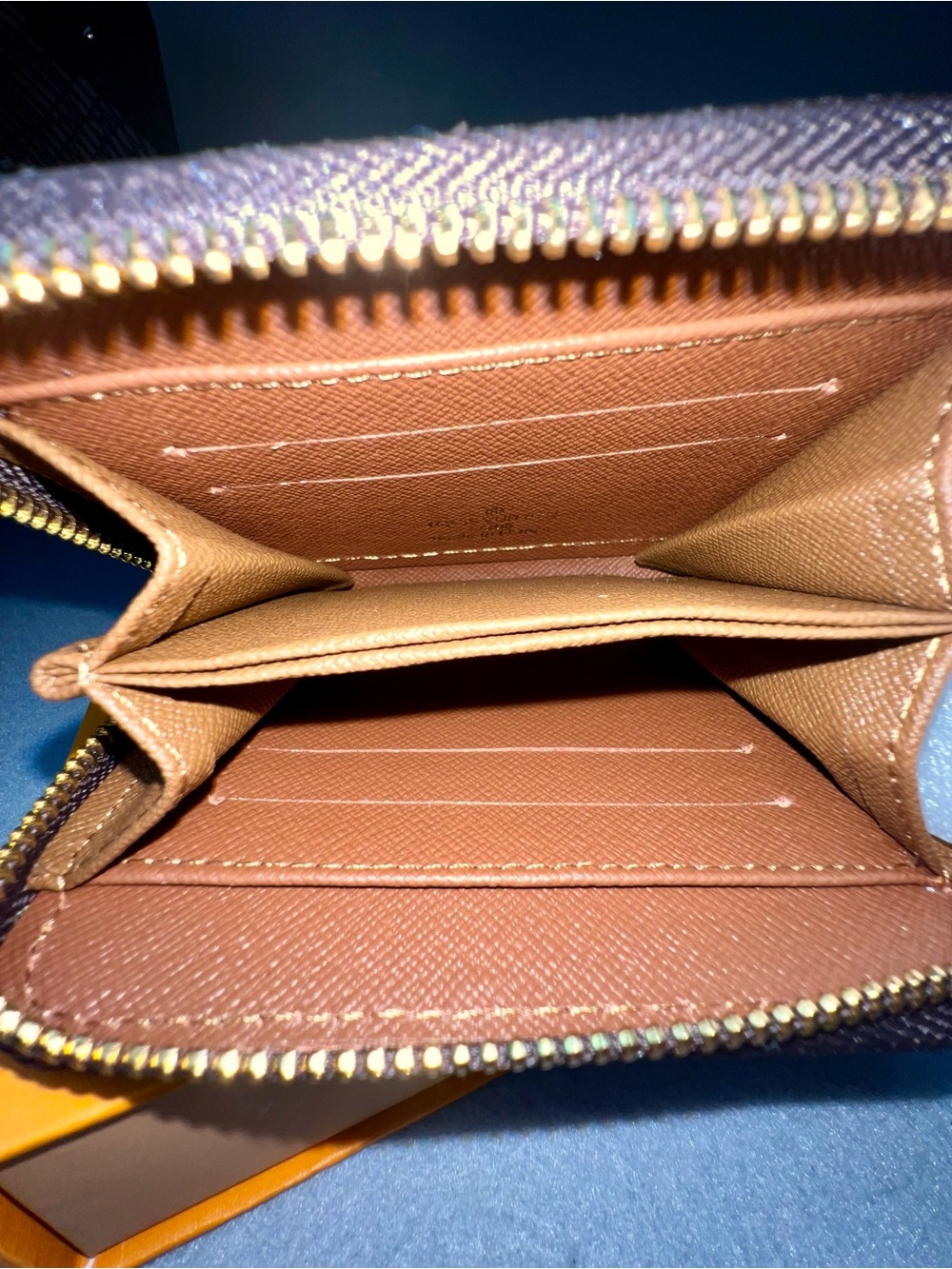 Women's Louis Vuitton Monogram Zippy Coin Purse Wallet brown & gold - Picture 5 of 7